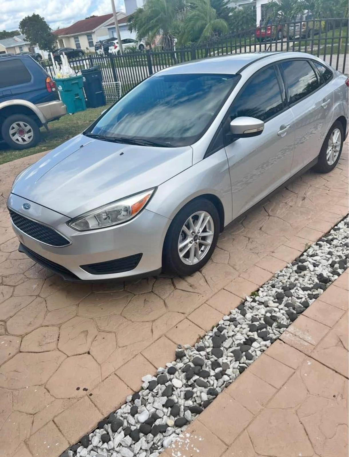Ford Focus Sedán